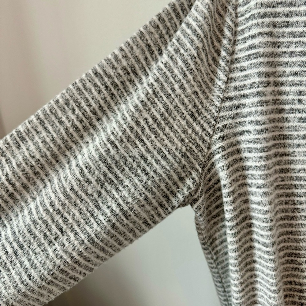 Lou & Grey Gray Striped Cowl Neck Dress Size Medium Gray White Tie Waist Casual - Picture 7 of 13